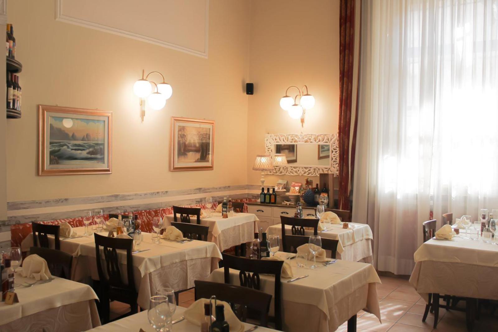 Hotel Sicilia Milan Exterior photo